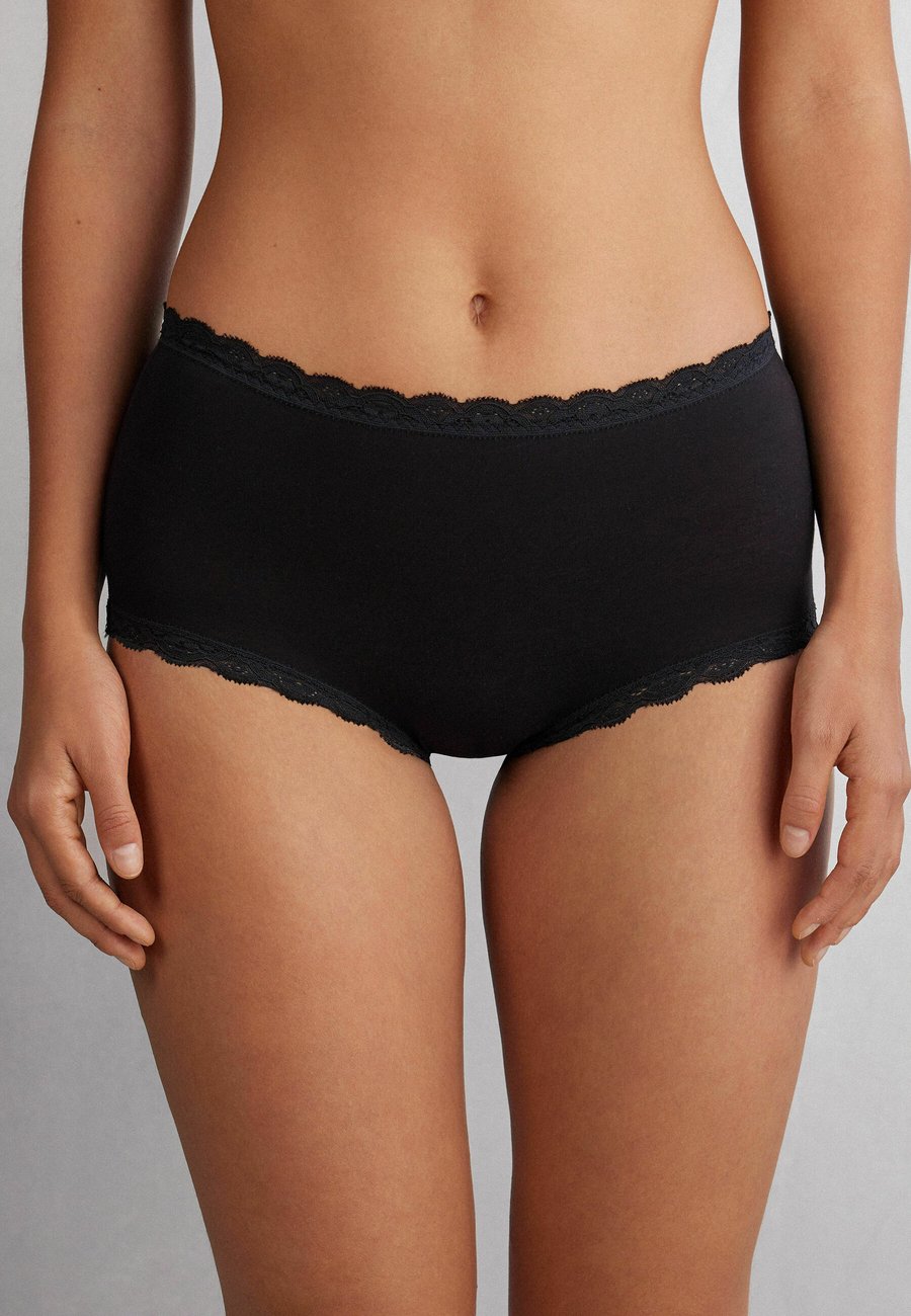 Брифы Intimissimi Briefs, Black
Брифы Intimissimi Briefs, Black