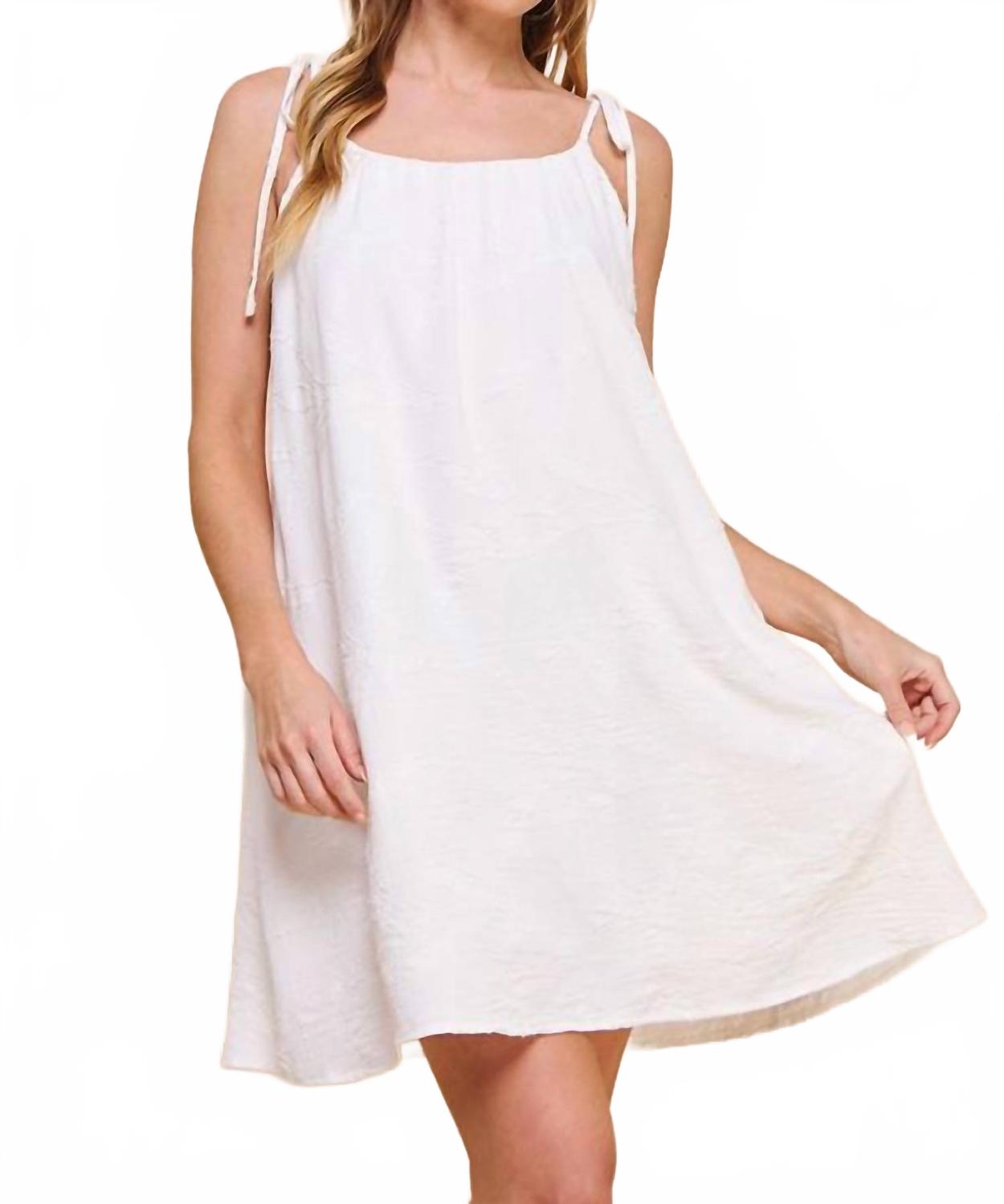 Белое платье ками с вырезом на спине ALLIE ROSE
Белое платье ками с вырезом на спине ALLIE ROSE