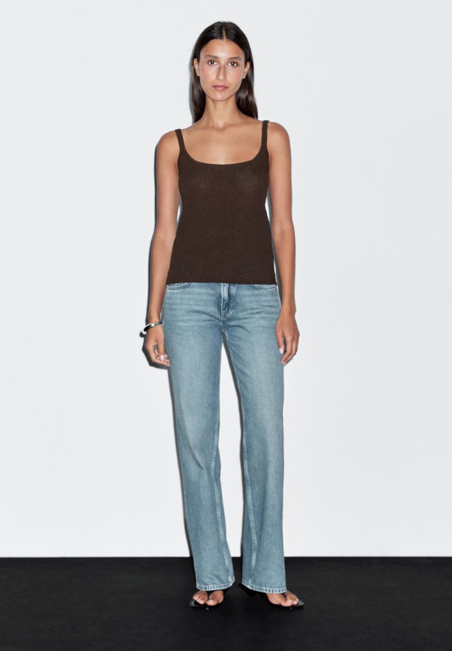 Топ Massimo Dutti FLOWING ROUND NECK WITH STRAPS, Dark Brown
Топ Massimo Dutti FLOWING ROUND NECK WITH STRAPS, Dark Brown