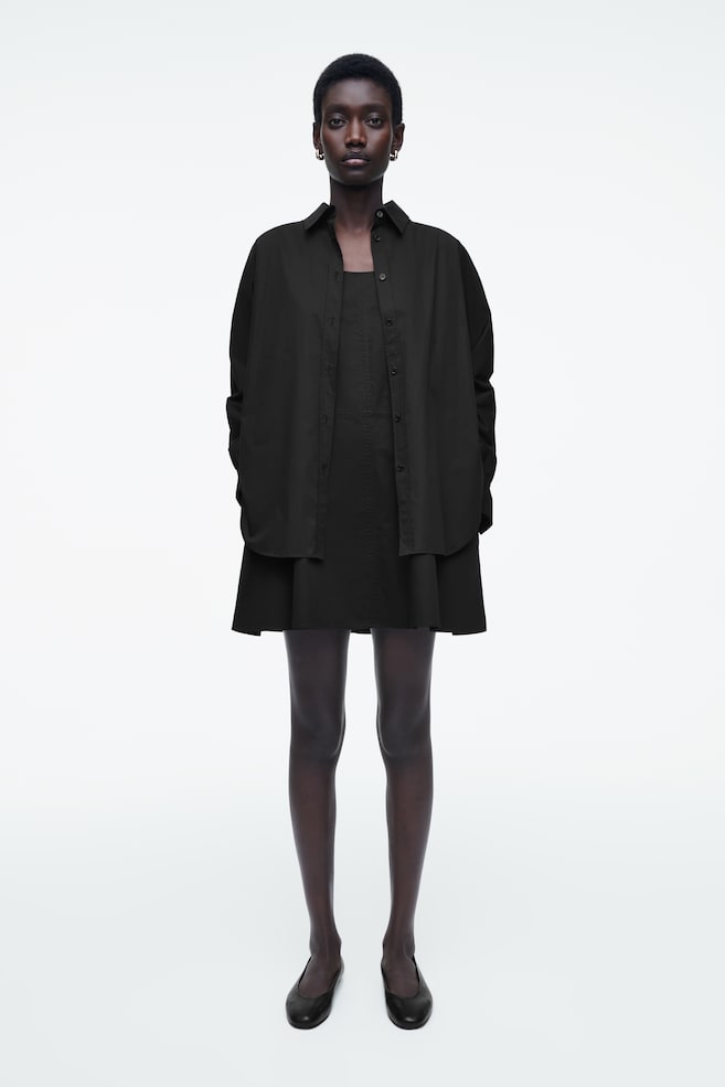 Многослойное трапециевидное платье-рубашка Cos, черный
Многослойное трапециевидное платье-рубашка Cos, черный
