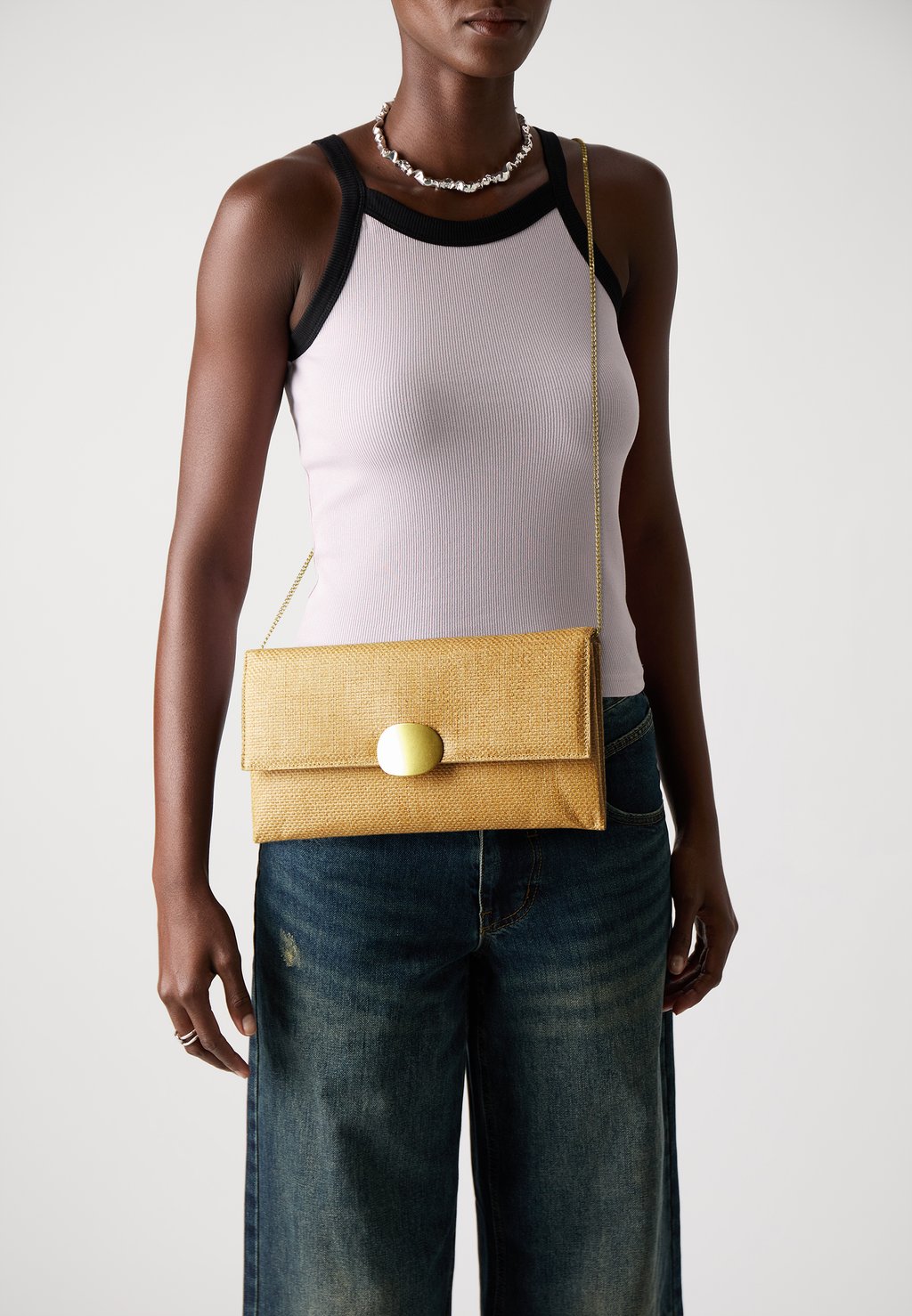 Клатч ENVELOPE BAG NEW PARFOIS, бежевый
Клатч ENVELOPE BAG NEW PARFOIS, бежевый