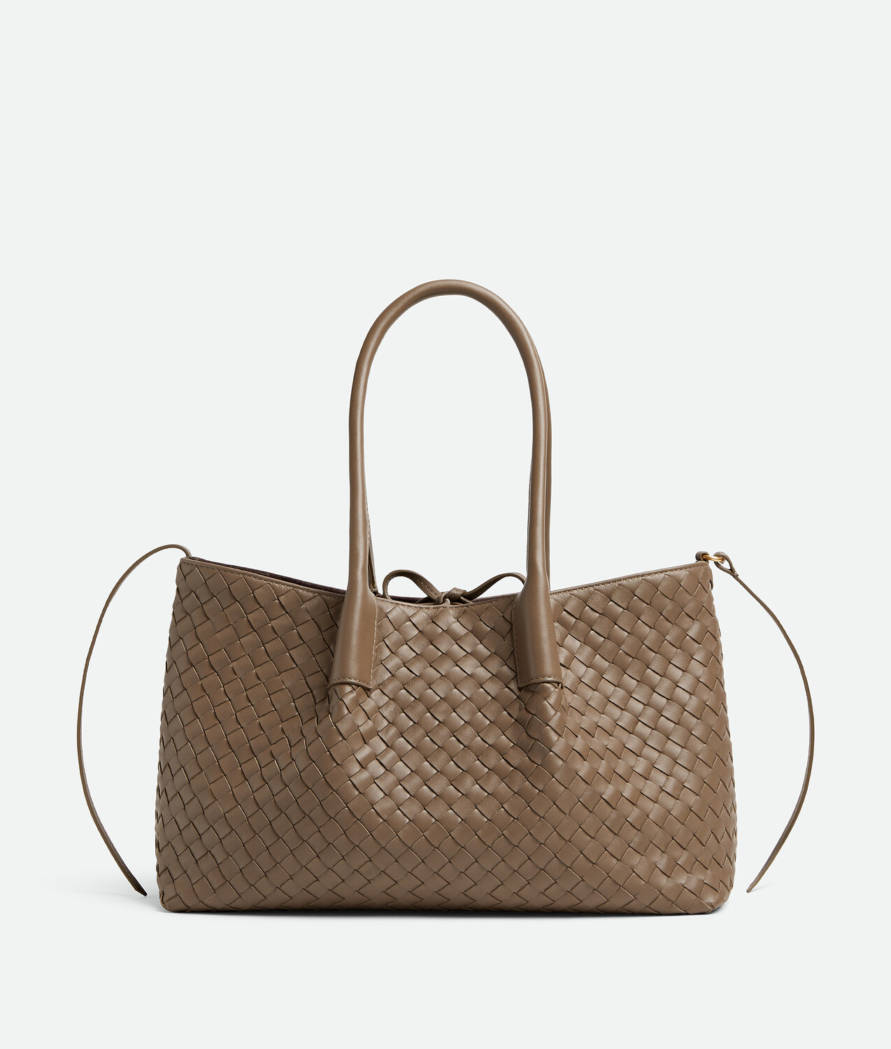 Пинакотека BOTTEGA VENETA, фондант/сосновая шишка
Пинакотека BOTTEGA VENETA, фондант/сосновая шишка