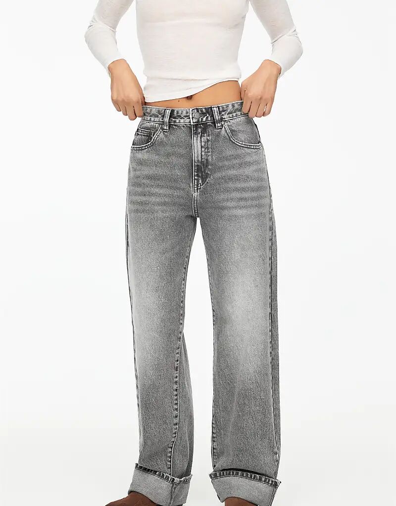 Джинсы Pull&Bear прямого кроя с отворотами серого цвета
Джинсы Pull&Bear прямого кроя с отворотами серого цвета