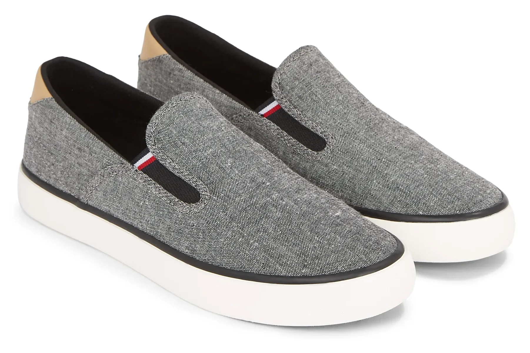 Тапочки Tommy Hilfiger "TH HI VULC LOW SLIPON CHAMBRAY", слипоны, повседневная обувь с практичными эластичными вставками, черный
Тапочки Tommy Hilfiger "TH HI VULC LOW SLIPON CHAMBRAY", слипоны, повседневная обувь с практичными эластичными вставками, черный