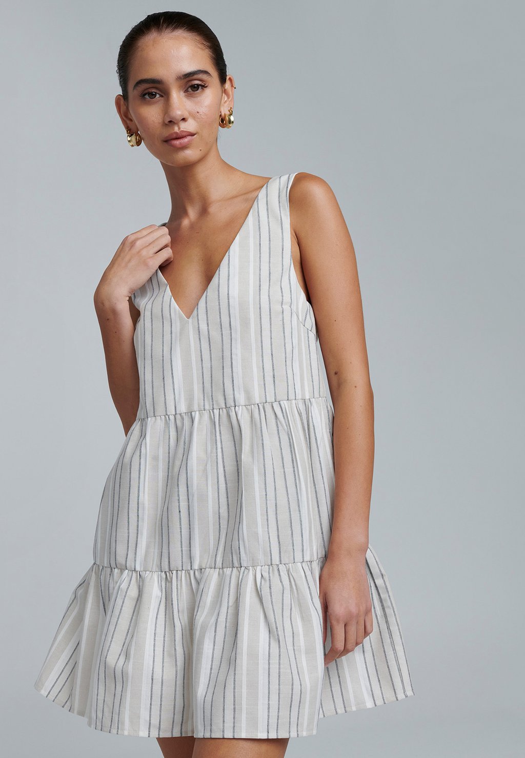 Повседневное платье CARLISLE ST MRLO, кремовый
Повседневное платье CARLISLE ST MRLO, кремовый