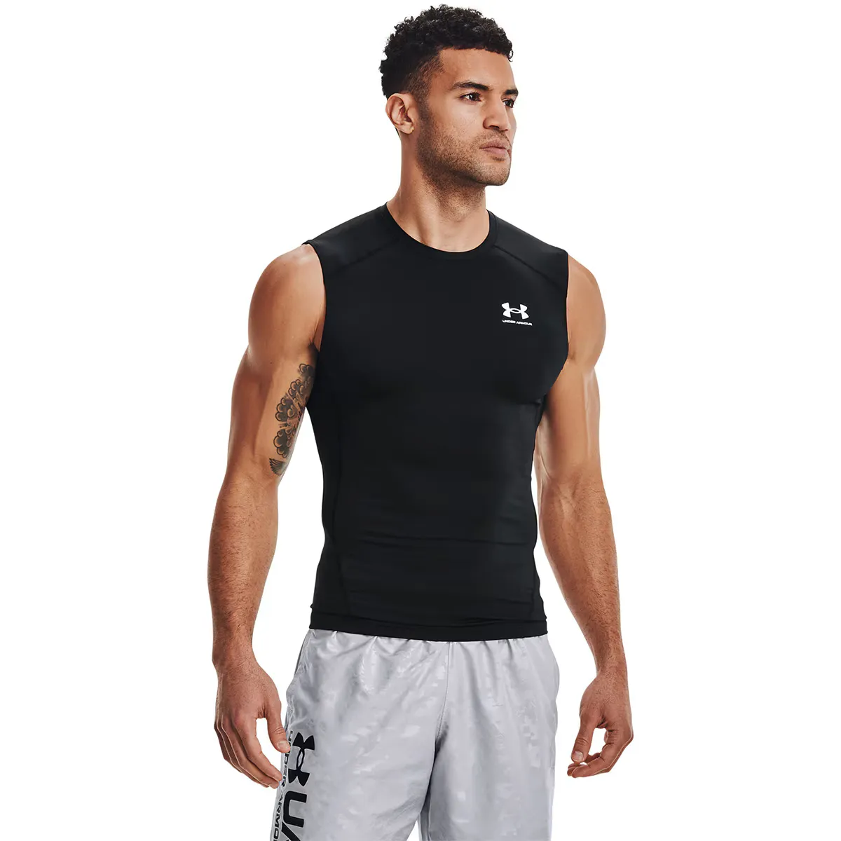 Футболка HeatGear мужская от Under Armour, черный/белый
Футболка HeatGear мужская от Under Armour, черный/белый