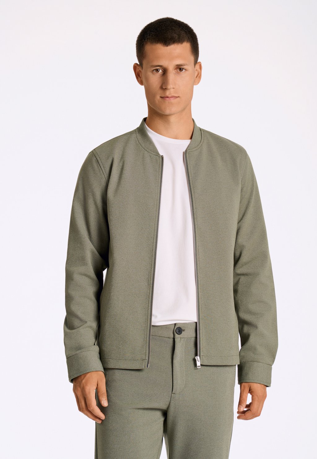 Куртка-бомбер Lindbergh, оливковый
Куртка-бомбер Lindbergh, оливковый