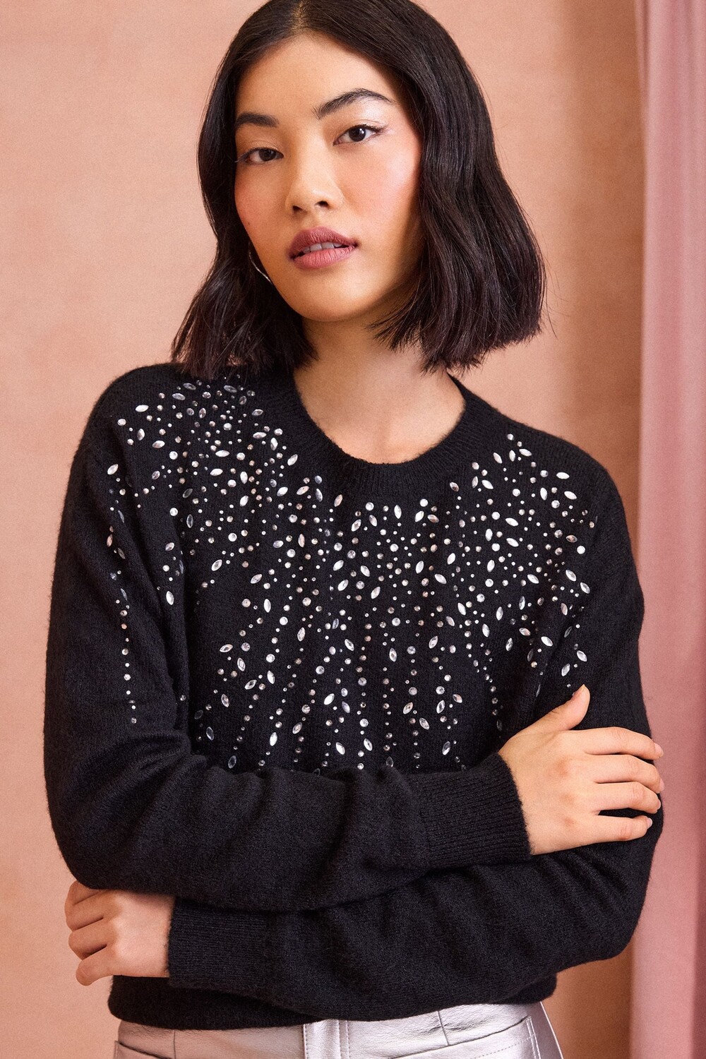 Уютный джемпер с круглым вырезом Love & Roses, черный
Уютный джемпер с круглым вырезом Love & Roses, черный