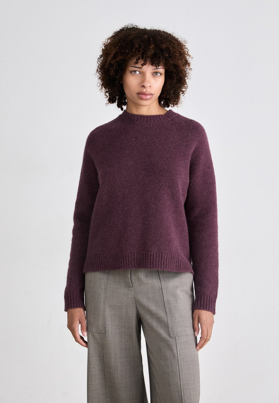 Джемпер BOSS FEBISAN, Dark Purple/Purple
Джемпер BOSS FEBISAN, Dark Purple/Purple