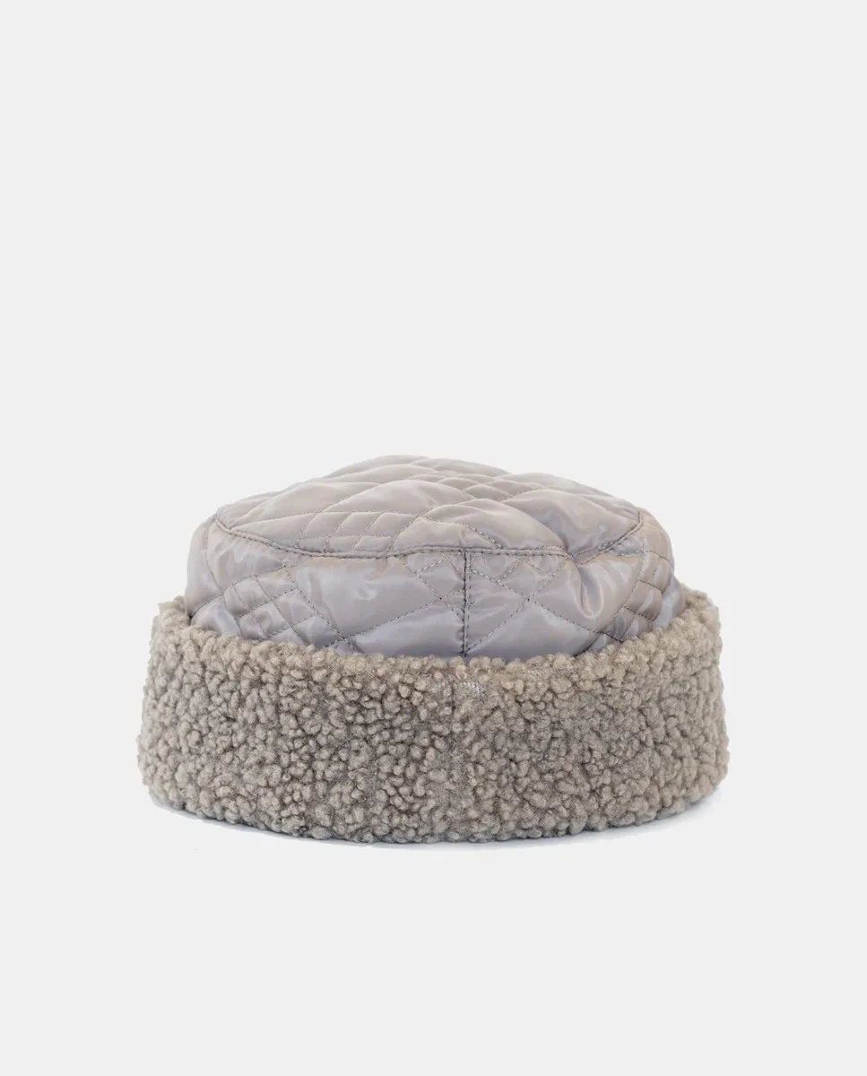 Стеганая шляпа с овечьим мехом Nine West, бежевый
Стеганая шляпа с овечьим мехом Nine West, бежевый