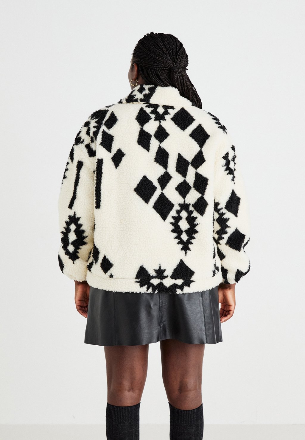 Зимняя куртка CARPOP ONLY Carmakoma, молочный
Зимняя куртка CARPOP ONLY Carmakoma, молочный