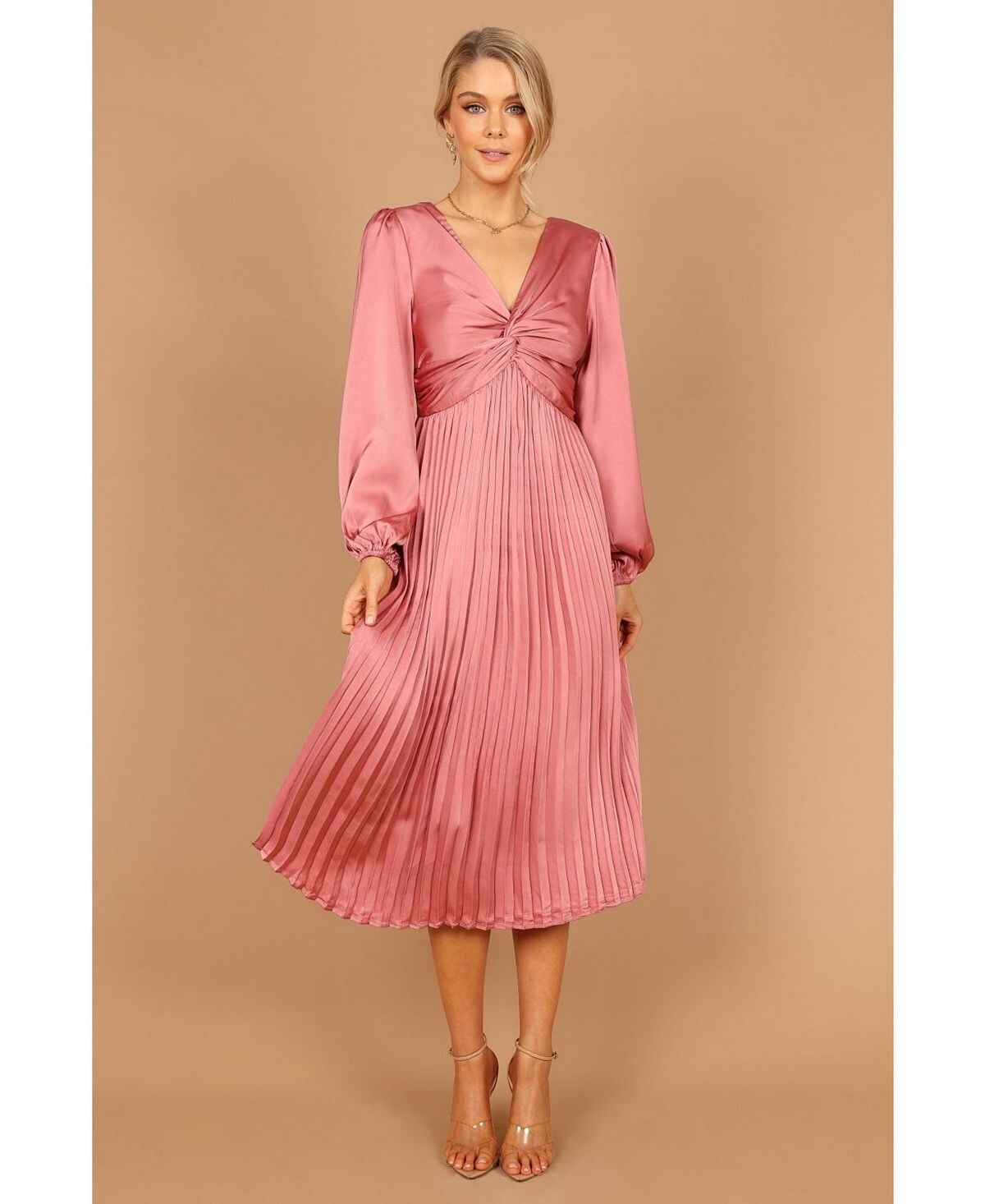 Женское плиссированное платье миди Noelle с закрученной передней частью Petal and Pup
Женское плиссированное платье миди Noelle с закрученной передней частью Petal and Pup