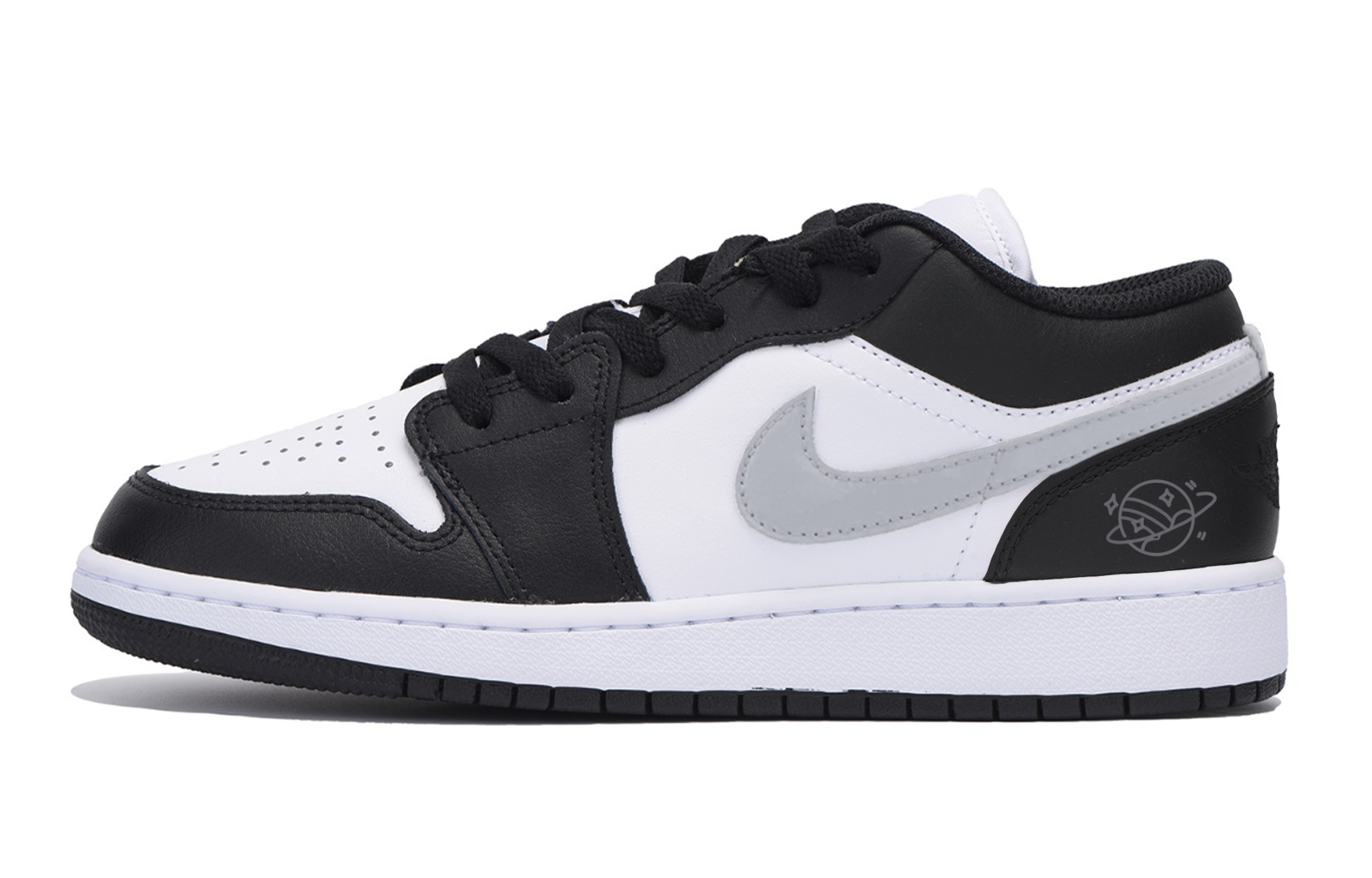 Детские баскетбольные кроссовки Air 1 с низким верхом и противоскользящим верхом для подростков Jordan, черный
Детские баскетбольные кроссовки Air 1 с низким верхом и противоскользящим верхом для подростков Jordan, черный