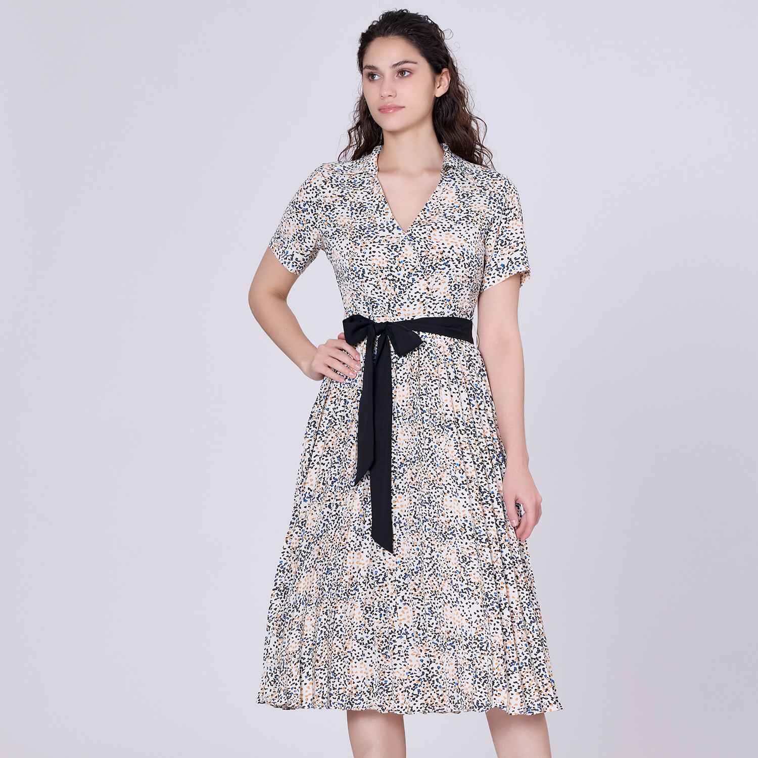 Чайное платье с плиссированным принтом и дополнительным поясом Smart And Joy, бежевый
Чайное платье с плиссированным принтом и дополнительным поясом Smart And Joy, бежевый