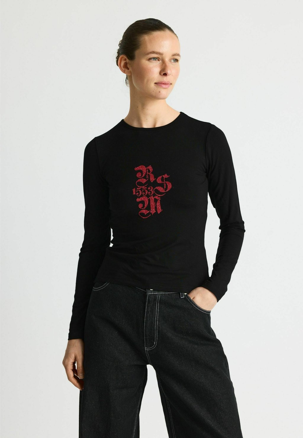 Топ с длинными рукавами Résumé, черный
Топ с длинными рукавами Résumé, черный