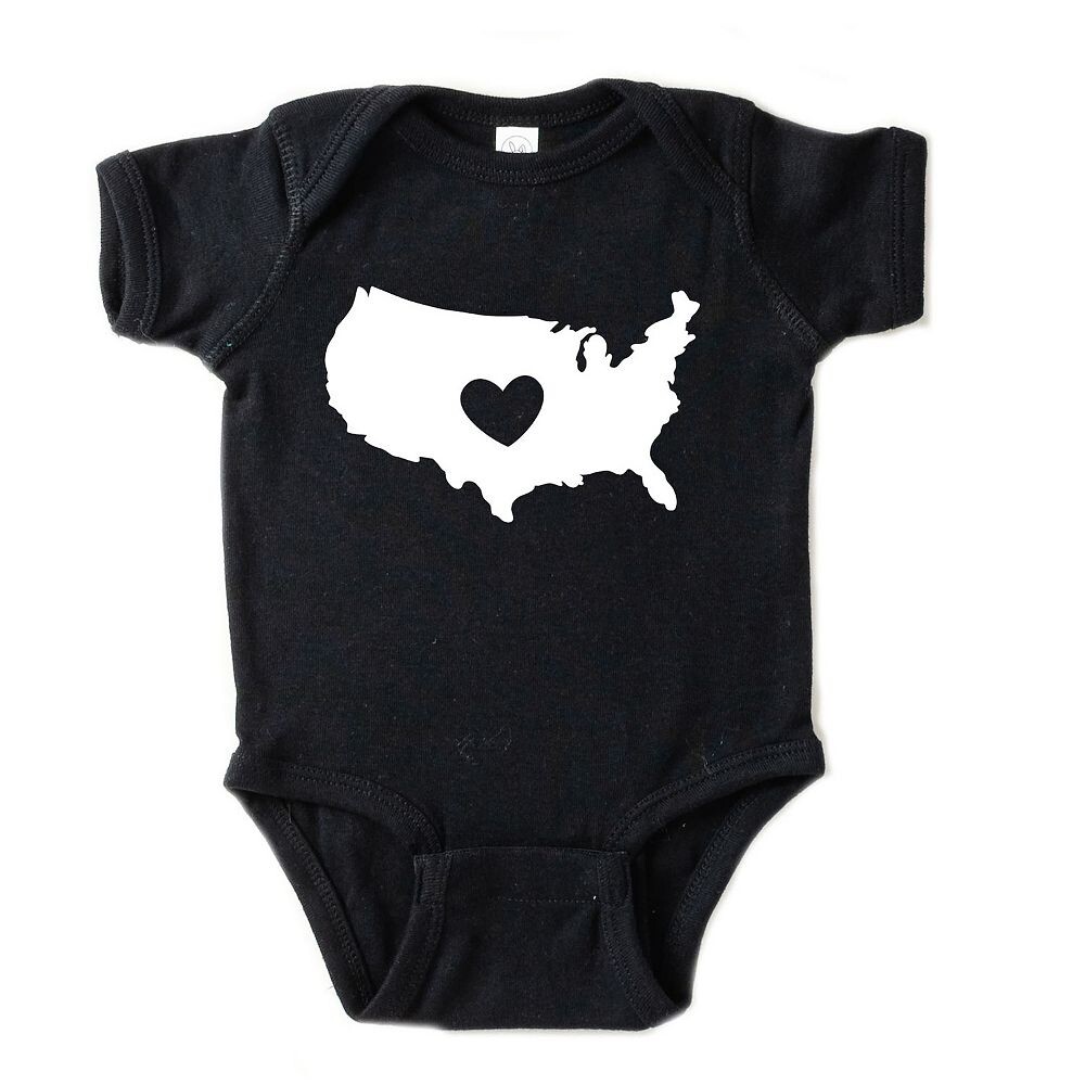 Детское боди с контуром сердца США The Juniper Shop, черный
Детское боди с контуром сердца США The Juniper Shop, черный