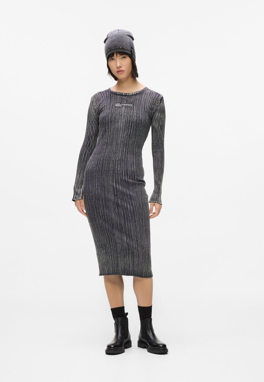 Платье Karl Lagerfeld Jeans KLJ LS RIBBED DRESS, Washed Black/Black Denim
Платье Karl Lagerfeld Jeans KLJ LS RIBBED DRESS, Washed Black/Black Denim
