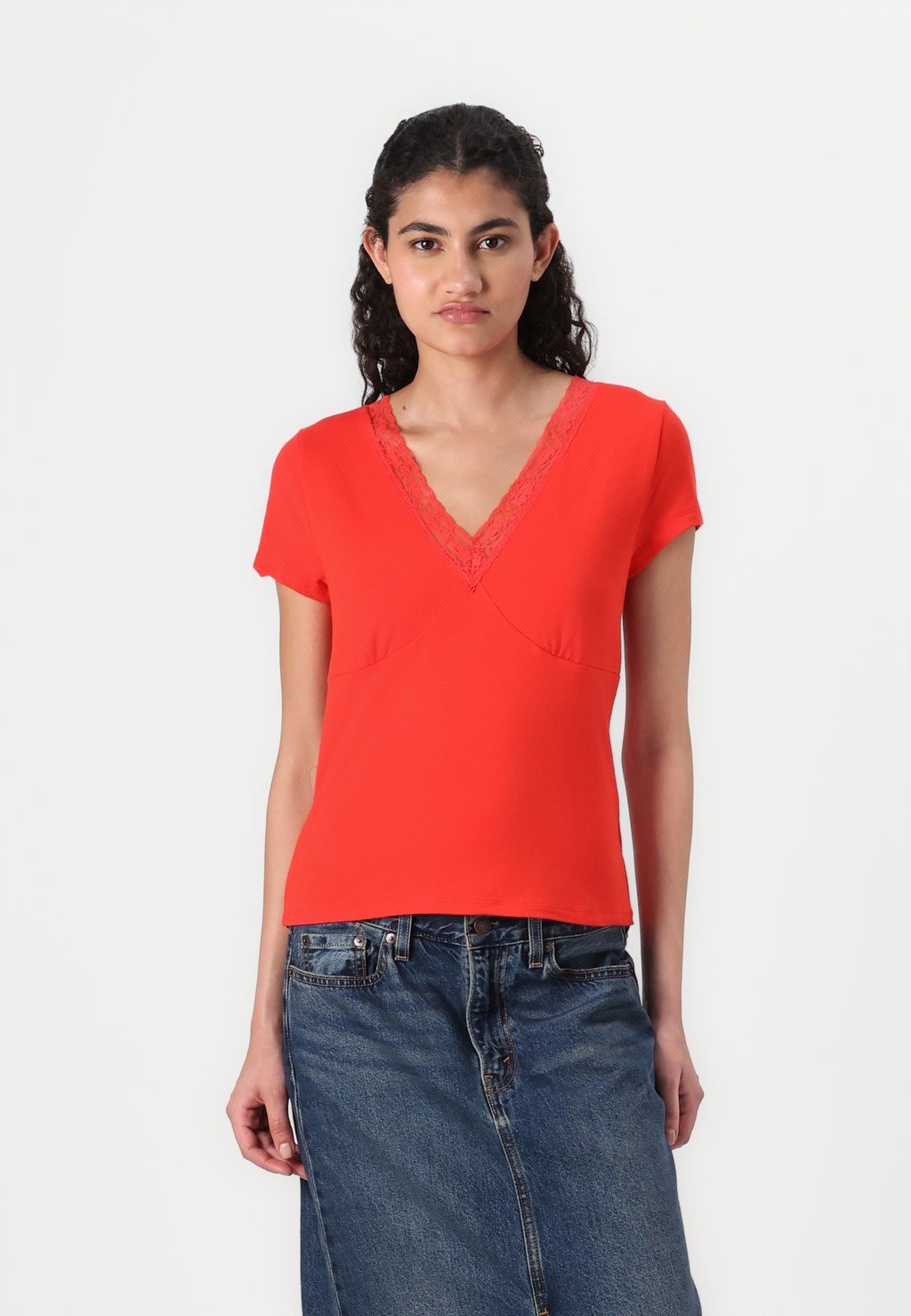 Базовая футболка GAP, красный
Базовая футболка GAP, красный