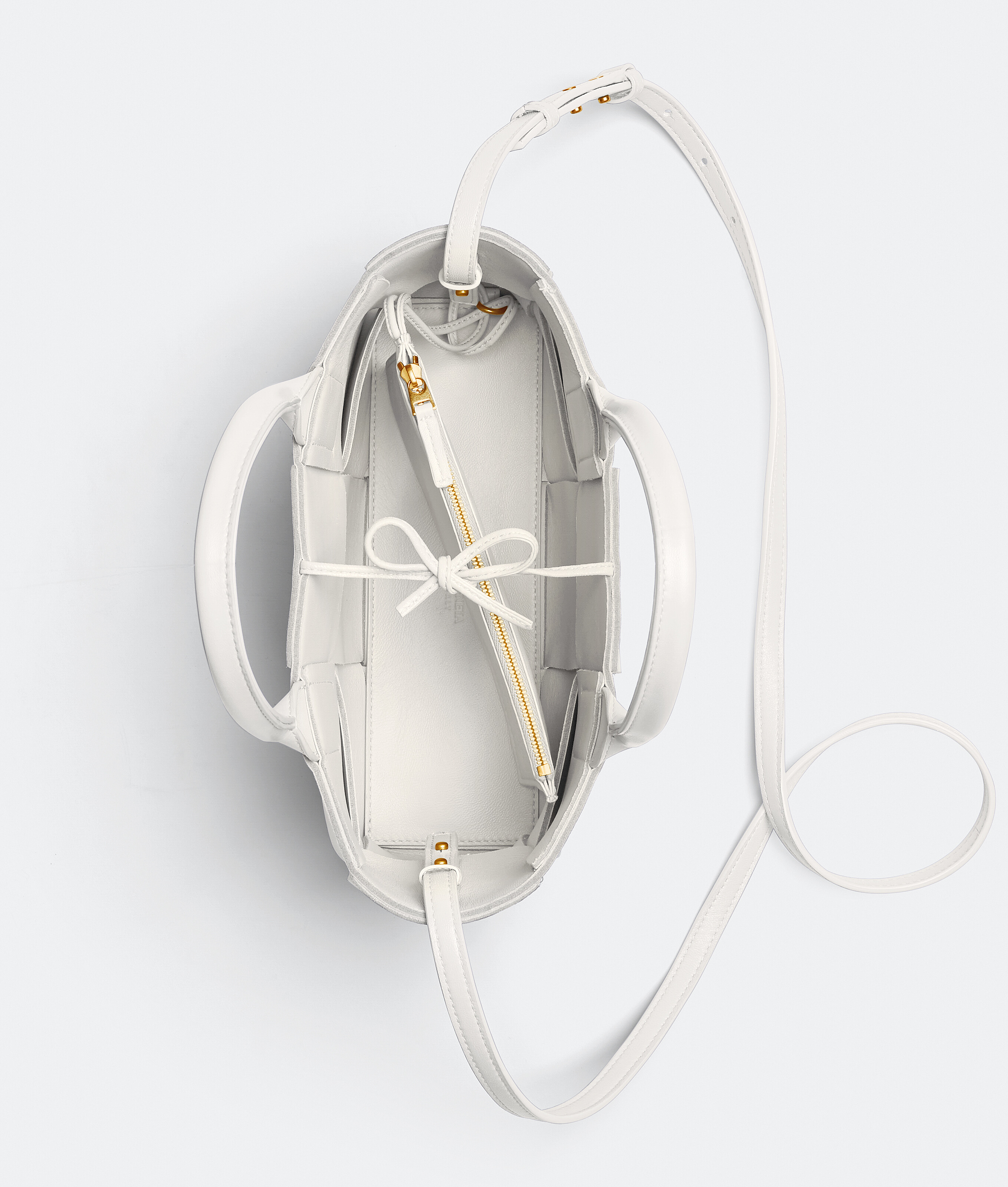 Сумка через плечо Bottega Veneta, белый 
Сумка через плечо Bottega Veneta, белый