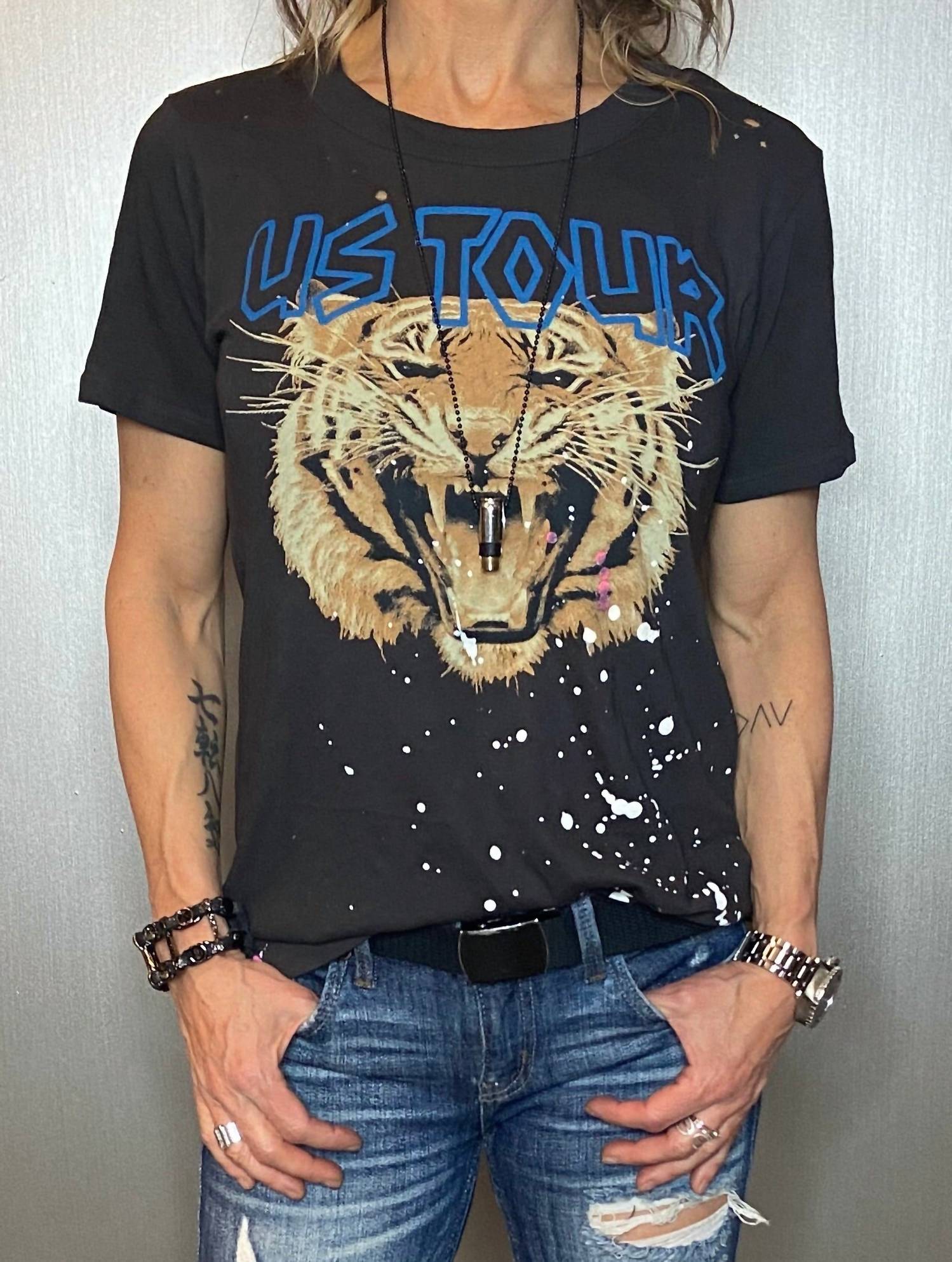 Chaser Футболка с коротким рукавом и графическим принтом "Тур по США" черного цвета, Черный, Chaser Футболка с коротким рукавом и графическим принтом "Тур по США" черного цвета
Chaser Футболка с коротким рукавом и графическим принтом "Тур по США" черного цвета, Черный, Chaser Футболка с коротким рукавом и графическим принтом "Тур по США" черного цвета