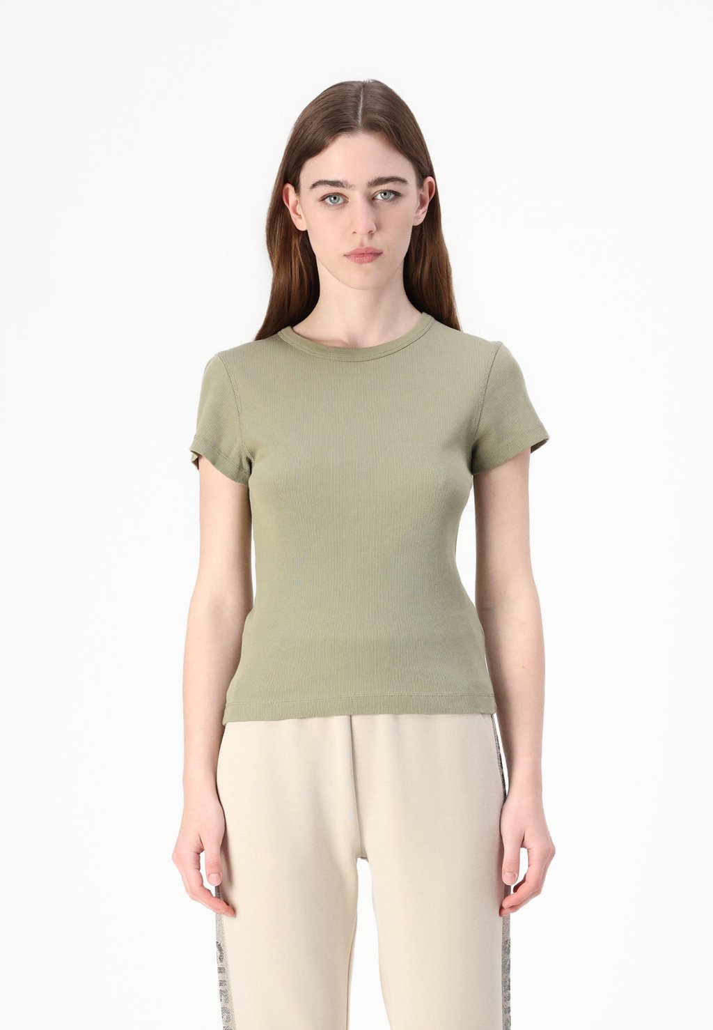 Базовая футболка KOALE DRYKORN, хаки
Базовая футболка KOALE DRYKORN, хаки