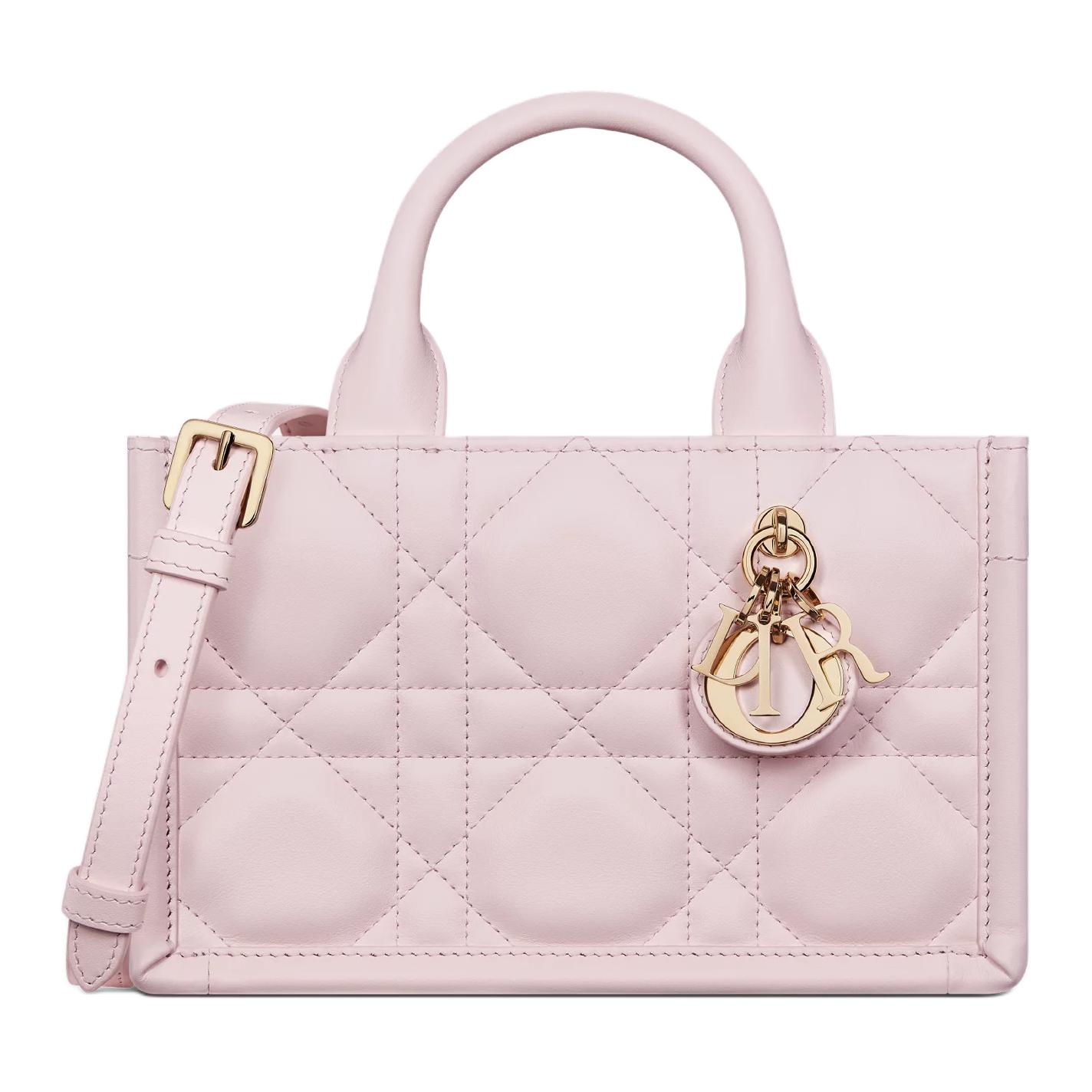 Сумка BookTote из телячьей кожи, шоппер, сумка через плечо, кроссбоди, женская мини-сумка светло-розовый DIOR, Box(Set+Box)
Сумка BookTote из телячьей кожи, шоппер, сумка через плечо, кроссбоди, женская мини-сумка светло-розовый DIOR, Box(Set+Box)