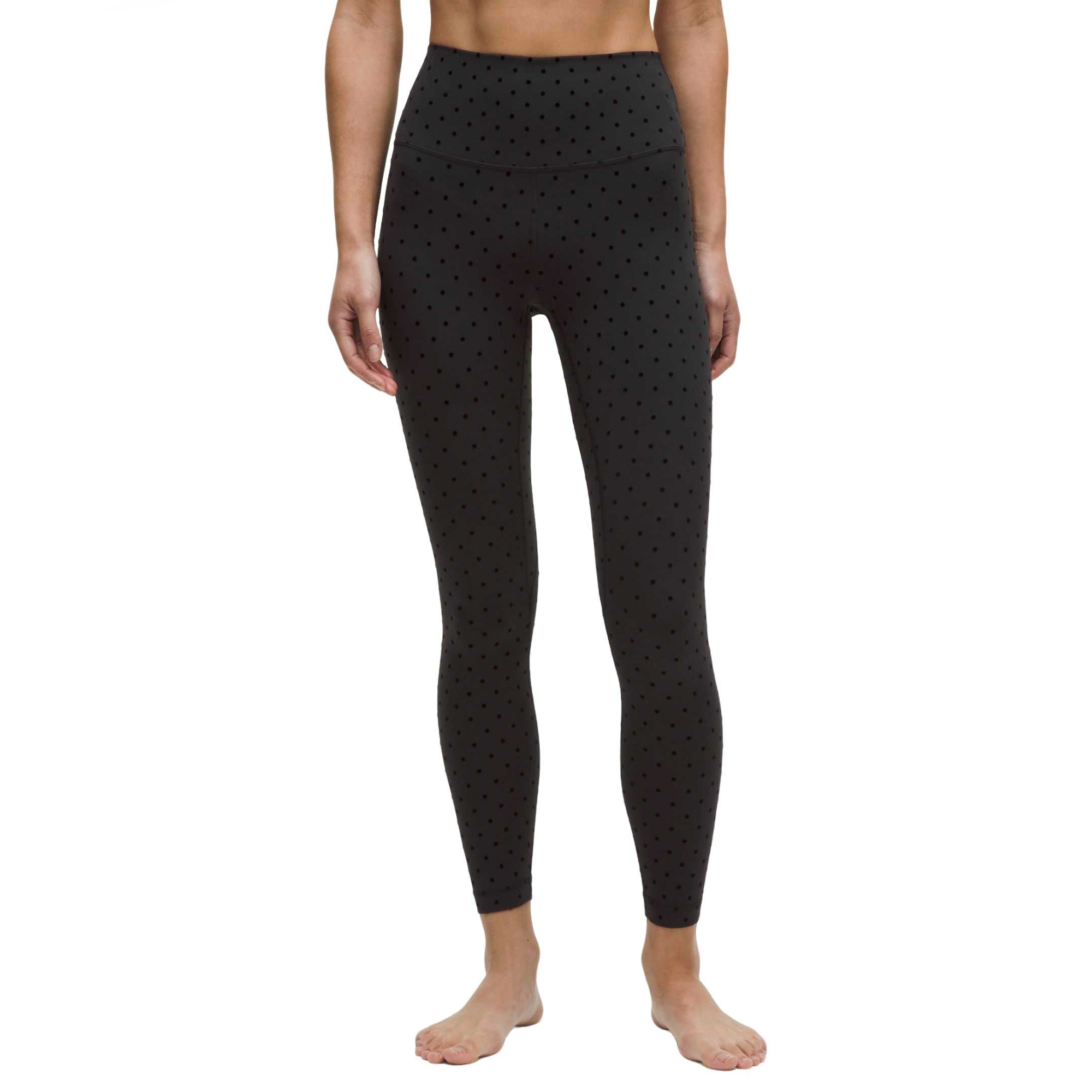 Женские спортивные брюки Nulu Lululemon, черный velvet polka dot
Женские спортивные брюки Nulu Lululemon, черный velvet polka dot