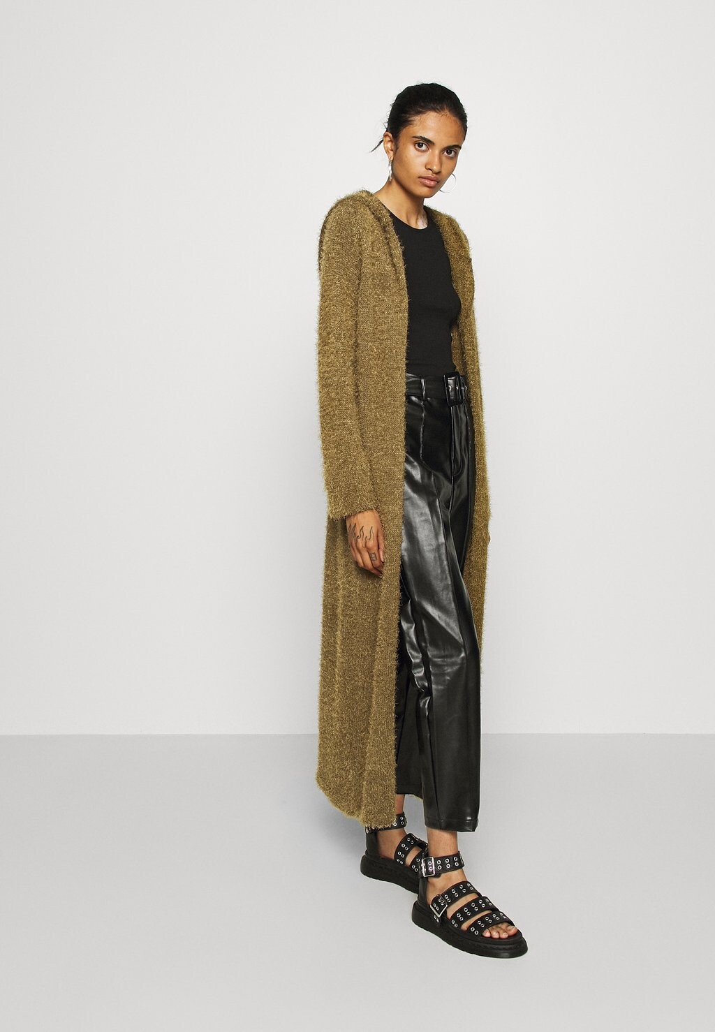 Кардиган Urban Classics ПЕРО, цвет summerolive, Хаки, Кардиган Urban Classics ПЕРО, цвет summerolive
Кардиган Urban Classics ПЕРО, цвет summerolive, Хаки, Кардиган Urban Classics ПЕРО, цвет summerolive