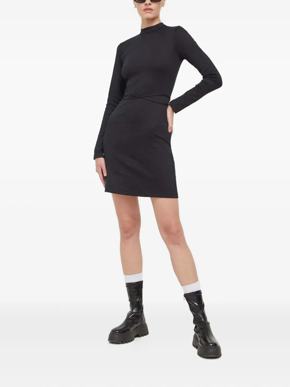 Мини-платье с открытой спиной и завязками Hugo, черный
Мини-платье с открытой спиной и завязками Hugo, черный