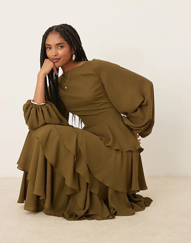 Платье макси Pretty Lavish Beatris со шнуровкой на спине и оборками, насыщенного оливкового цвета
Платье макси Pretty Lavish Beatris со шнуровкой на спине и оборками, насыщенного оливкового цвета