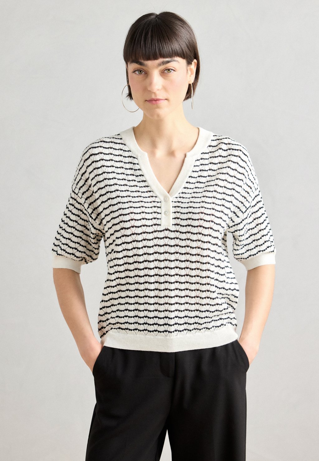 Футболка с принтом Mos Mosh, кремовый
Футболка с принтом Mos Mosh, кремовый