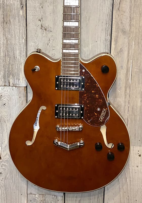 Электрогитара Gretsch G2622 Streamliner Center Block with Rosewood Fretboard, V-Stoptail 2020 Single Barrel Stain
Электрогитара Gretsch G2622 Streamliner Center Block with Rosewood Fretboard, V-Stoptail 2020 Single Barrel Stain