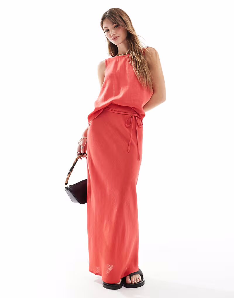 Юбка миди из льняной смеси красного цвета с косой окантовкой Asos Design
Юбка миди из льняной смеси красного цвета с косой окантовкой Asos Design