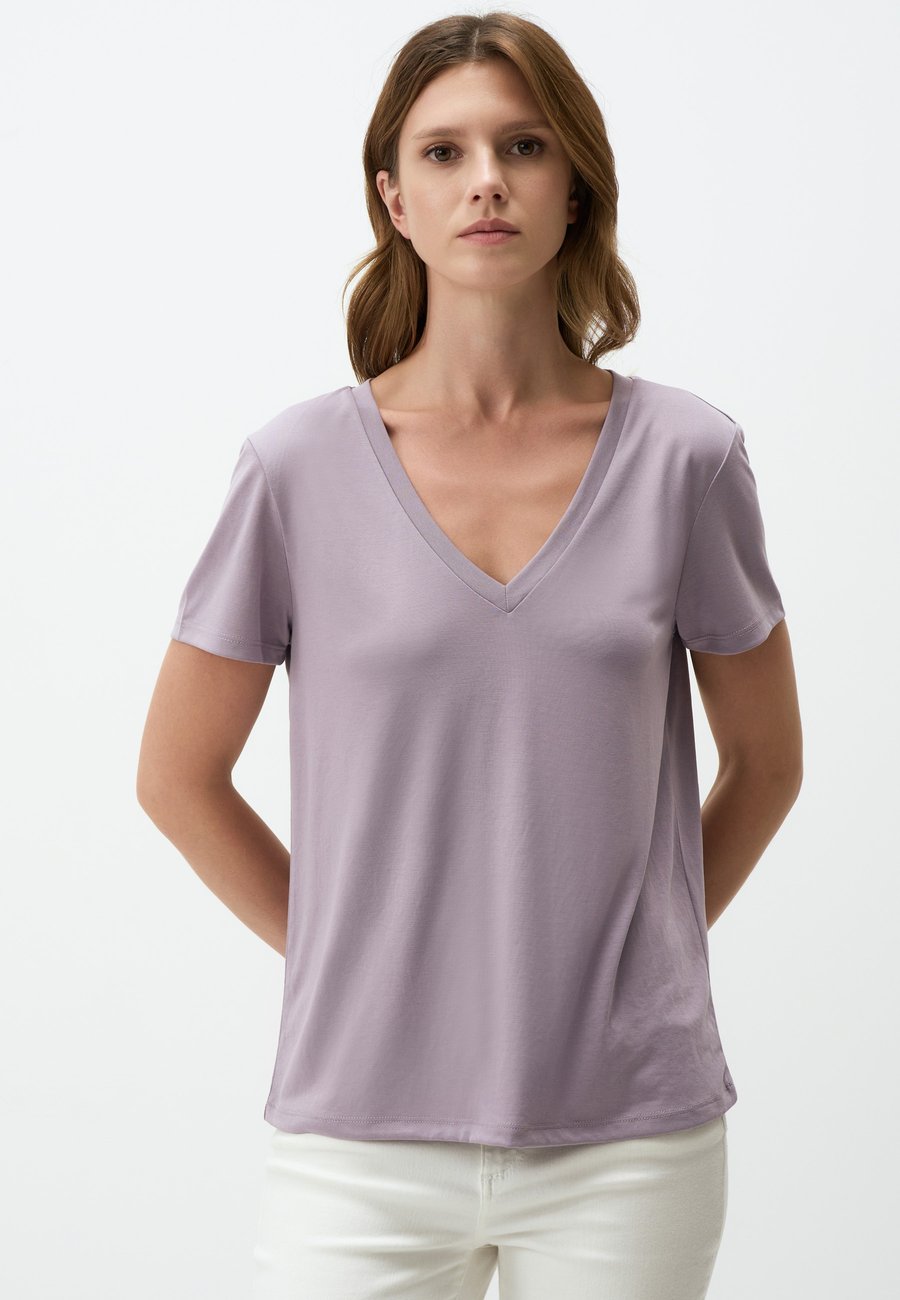 Футболка Jimmy Key V-NECK SHORT SLEEVE, Lavender/Lilac, Розовый, Футболка Jimmy Key V-NECK SHORT SLEEVE, Lavender/Lilac
Футболка Jimmy Key V-NECK SHORT SLEEVE, Lavender/Lilac, Розовый, Футболка Jimmy Key V-NECK SHORT SLEEVE, Lavender/Lilac