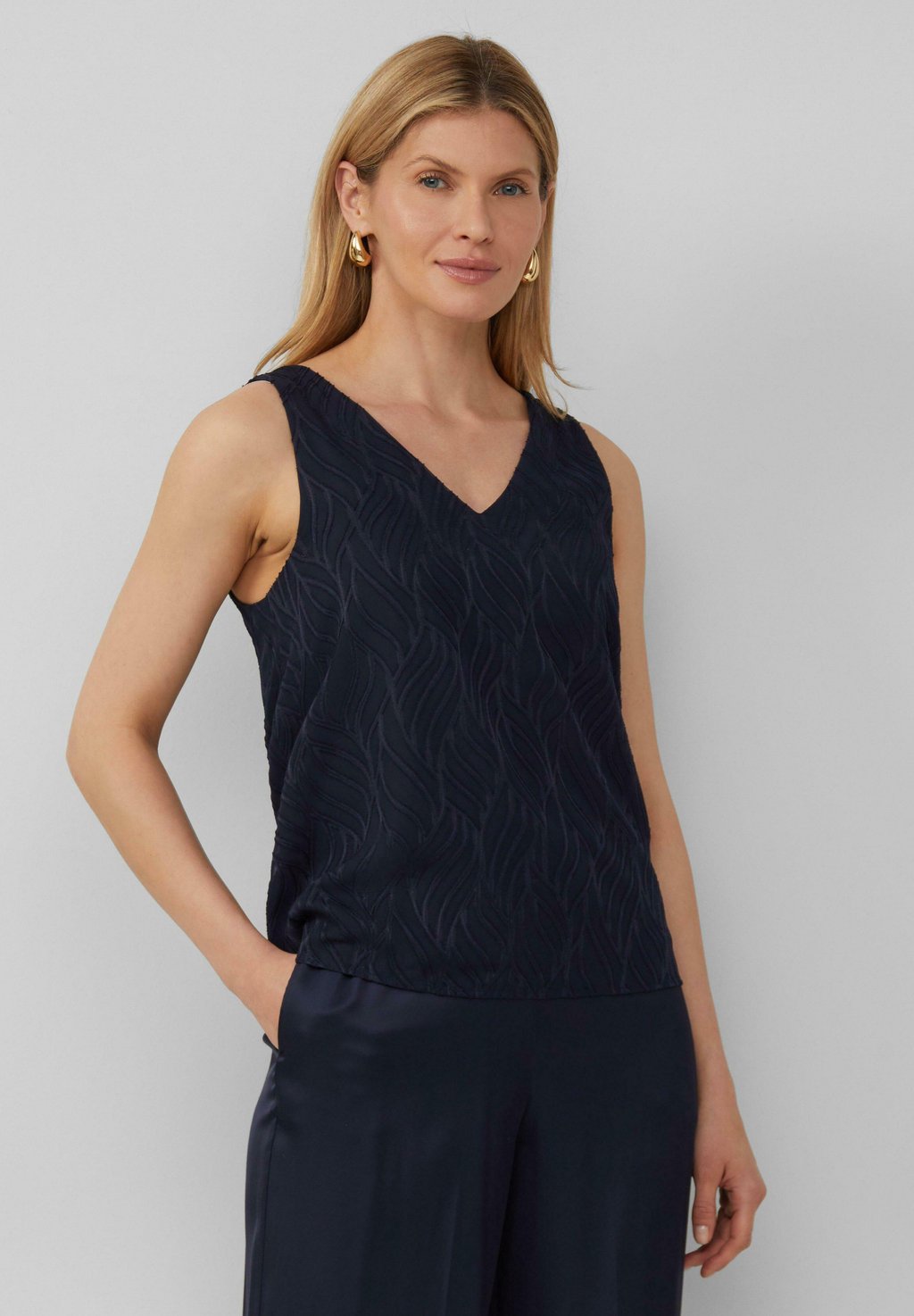 Блуза Top s.Oliver BLACK LABEL, темно-синий
Блуза Top s.Oliver BLACK LABEL, темно-синий