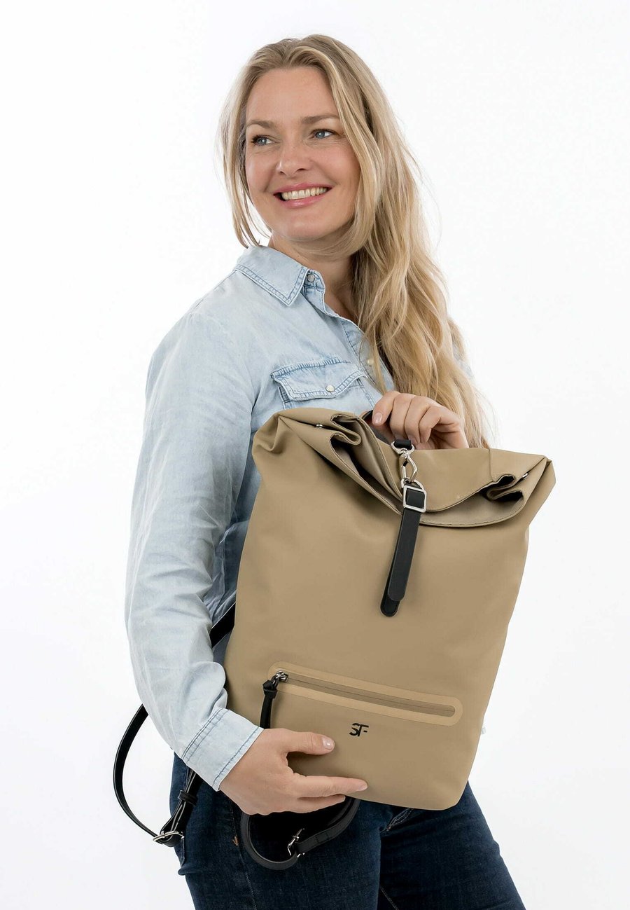 Рюкзак SURI FREY LANNY, Sand /Sand
Рюкзак SURI FREY LANNY, Sand /Sand