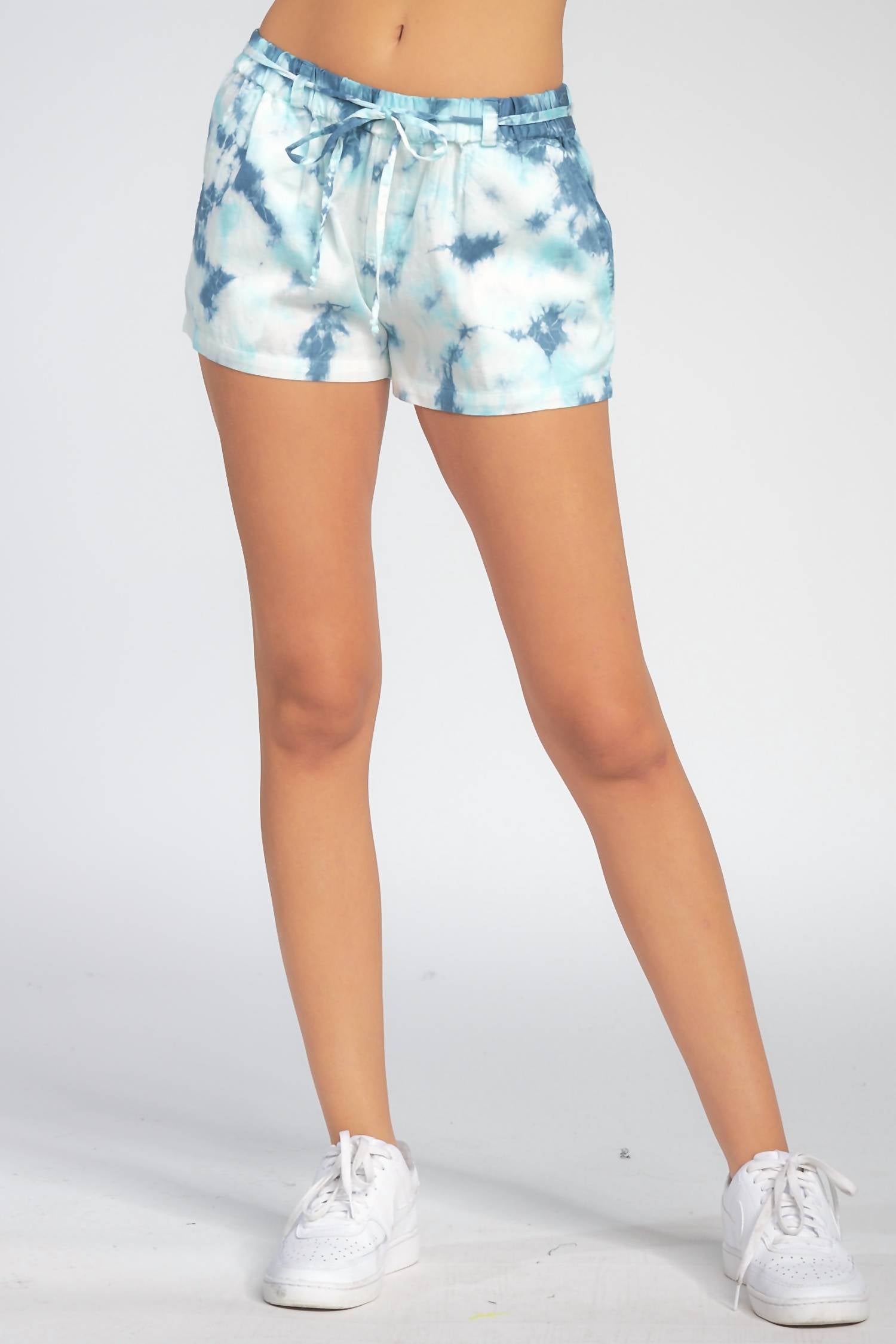 Шорты на завязках синего цвета ELAN
Шорты на завязках синего цвета ELAN