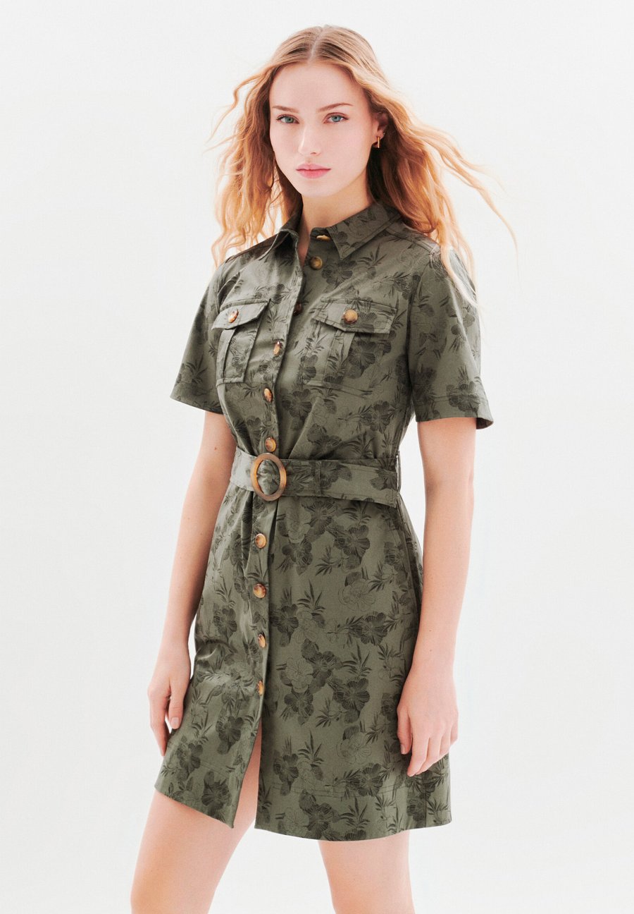Платье Caroll Shirt dress, Vert Kaki/Khaki
Платье Caroll Shirt dress, Vert Kaki/Khaki