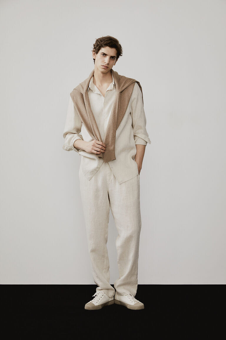 Льняная рубашка стандартного кроя H&M, бежевый
Льняная рубашка стандартного кроя H&M, бежевый