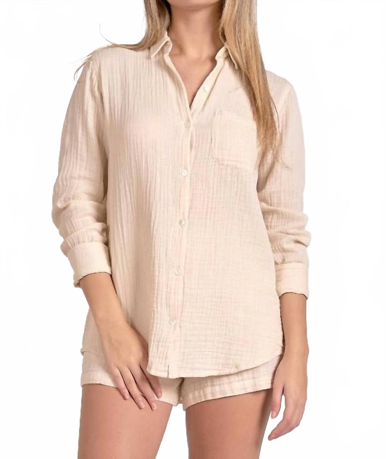 Блуза с пуговицами Got Me In Gauze в бежевом цвете ELAN
Блуза с пуговицами Got Me In Gauze в бежевом цвете ELAN