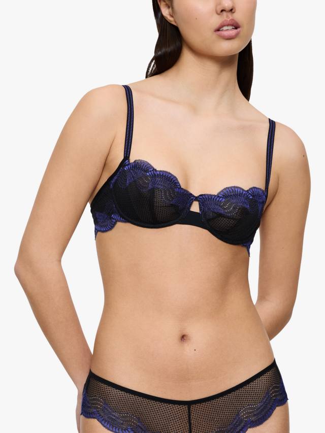 Комфортный гламурный кружевной бюстгальтер балконет на косточках Triumph, Black
Комфортный гламурный кружевной бюстгальтер балконет на косточках Triumph, Black