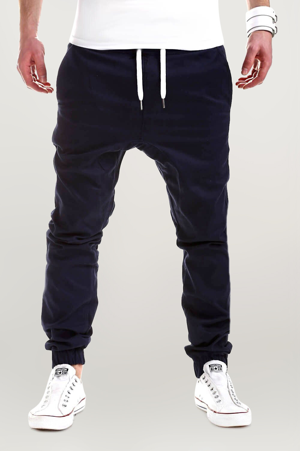 Тканевые брюки behype Chino LUKE, темно синий
Тканевые брюки behype Chino LUKE, темно синий