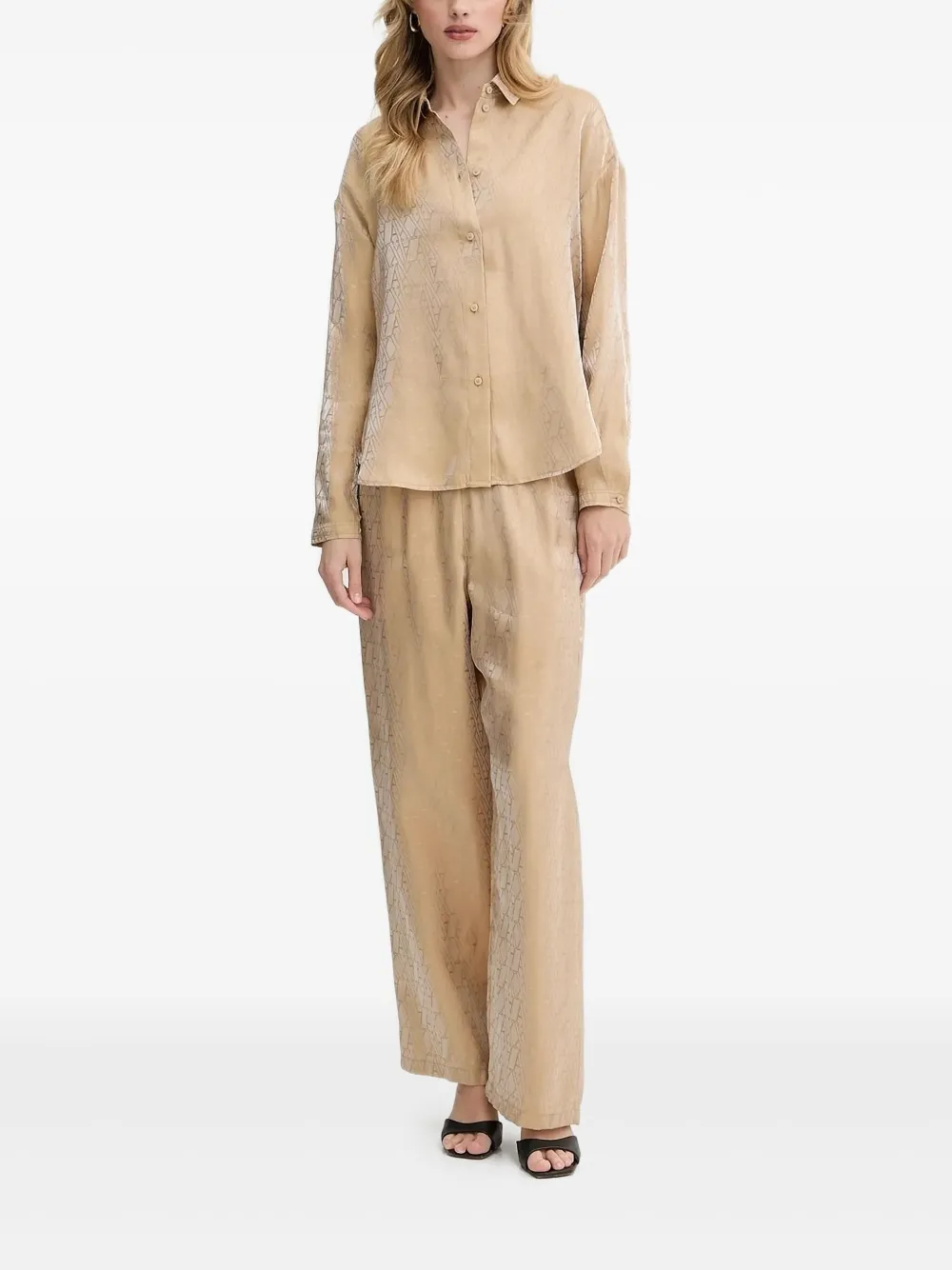 Рубашка с воротником и монограммой Armani Exchange, нейтральный
Рубашка с воротником и монограммой Armani Exchange, нейтральный