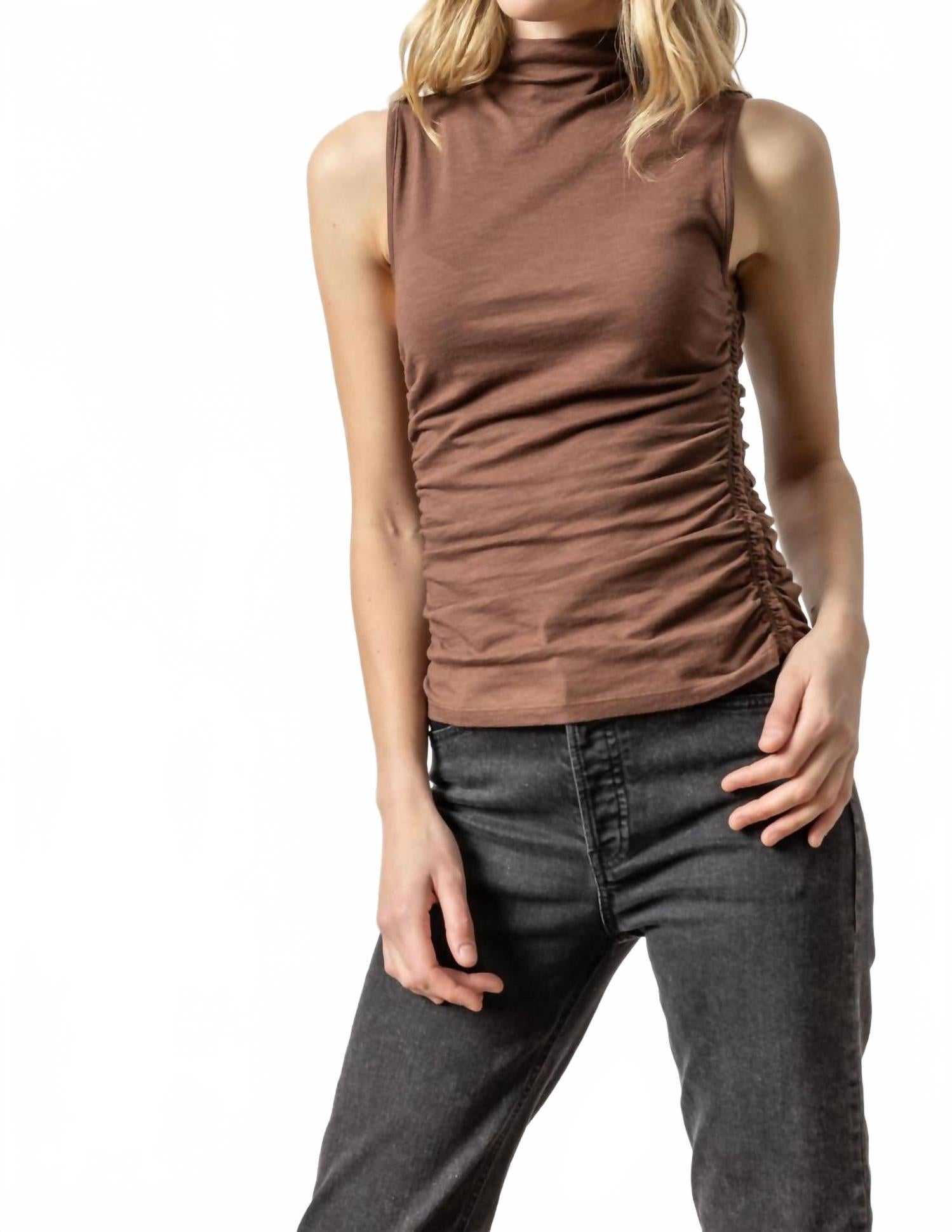 Шированная майка с высоким воротником цвета Java Lilla P, Java
Шированная майка с высоким воротником цвета Java Lilla P, Java