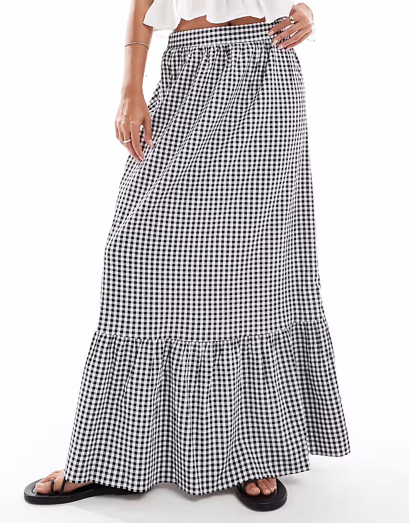 Юбка макси Vero Moda с многоуровневым подолом в черную клетку в клетку
Юбка макси Vero Moda с многоуровневым подолом в черную клетку в клетку