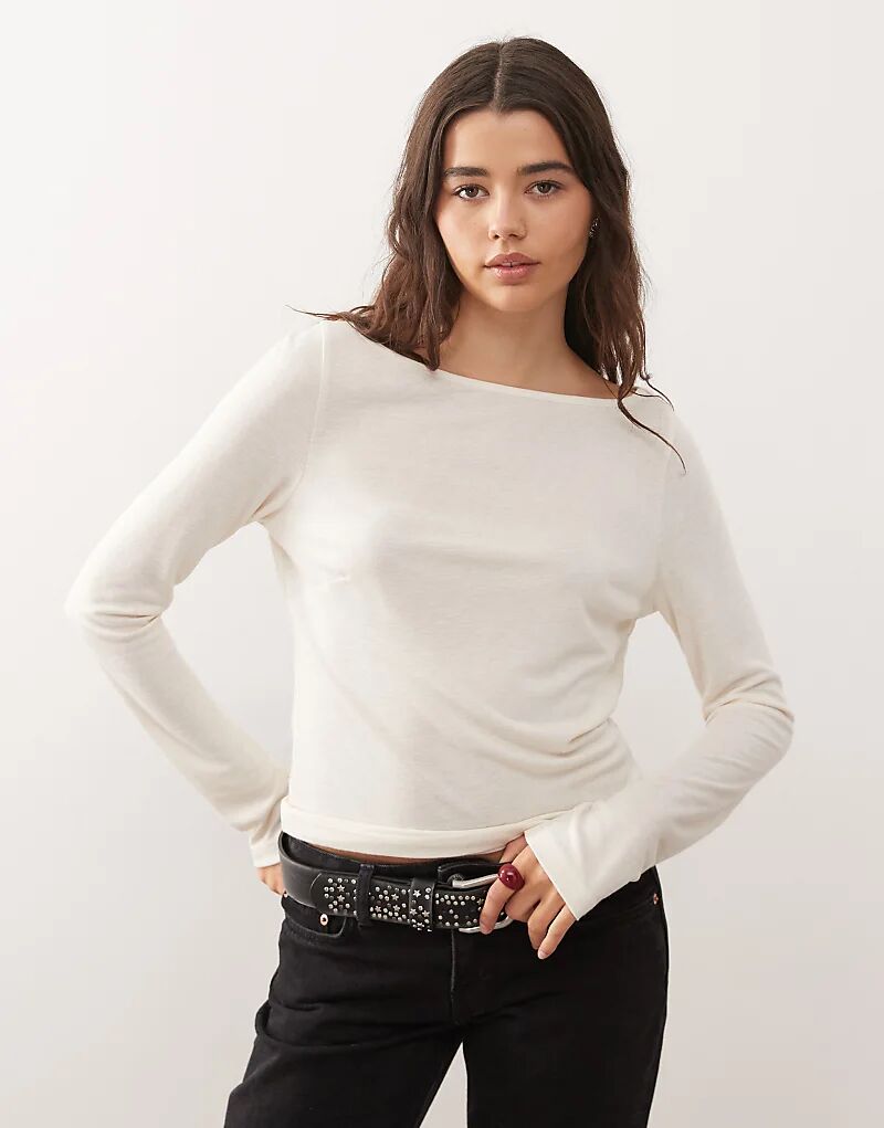 Текстурированный лонгслив COLLUSION с длинными рукавами и вырезом-срезом в цвете экрю
Текстурированный лонгслив COLLUSION с длинными рукавами и вырезом-срезом в цвете экрю