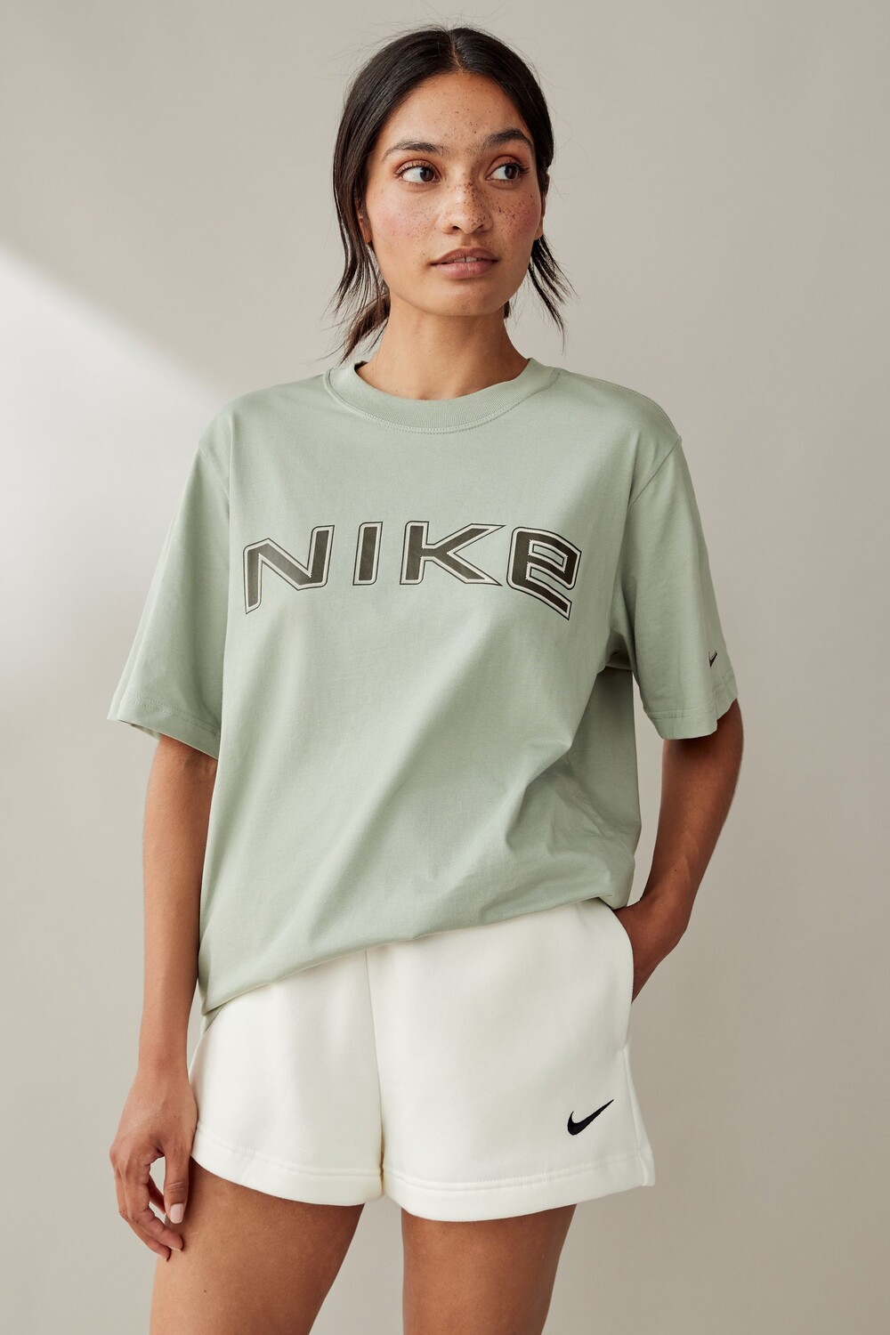 Футболка с коротким рукавом Sportswear Phoenix Nike, зеленый
Футболка с коротким рукавом Sportswear Phoenix Nike, зеленый