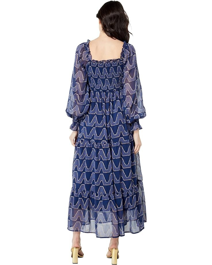 Платье MOON RIVER Textured Smocked Midi Dress, темно-синий
Платье MOON RIVER Textured Smocked Midi Dress, темно-синий