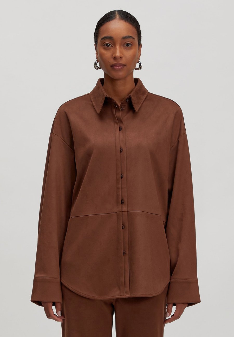 Блуза EDITED HARRIET, Dunkelbraun/Brown
Блуза EDITED HARRIET, Dunkelbraun/Brown