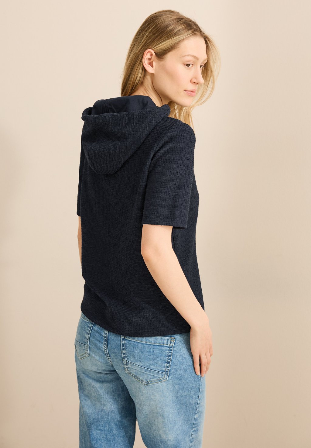 Базовая футболка Cecil, сине-зеленый
Базовая футболка Cecil, сине-зеленый